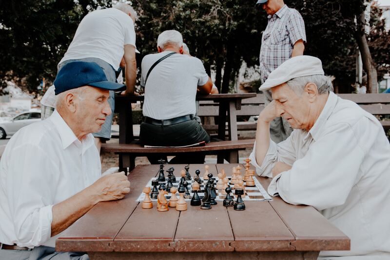 What can we learn about training from nontypical gambits in chess? Thomas Solomon at Veohtu..